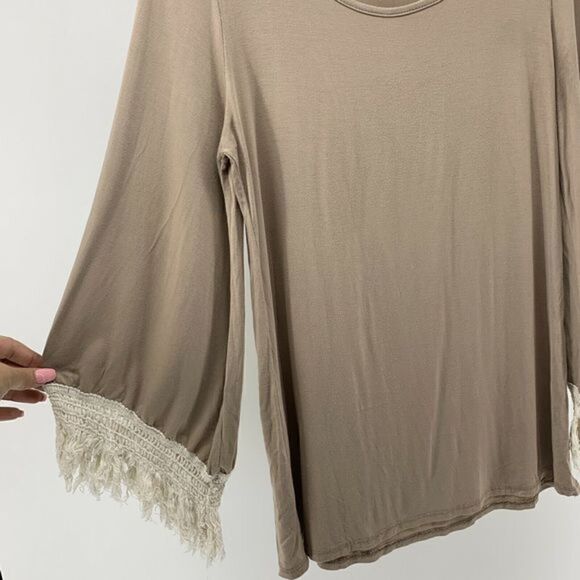 Bellamie Fringe Bell Sleeve Boat Neck Blouse M - Picture 2 of 7